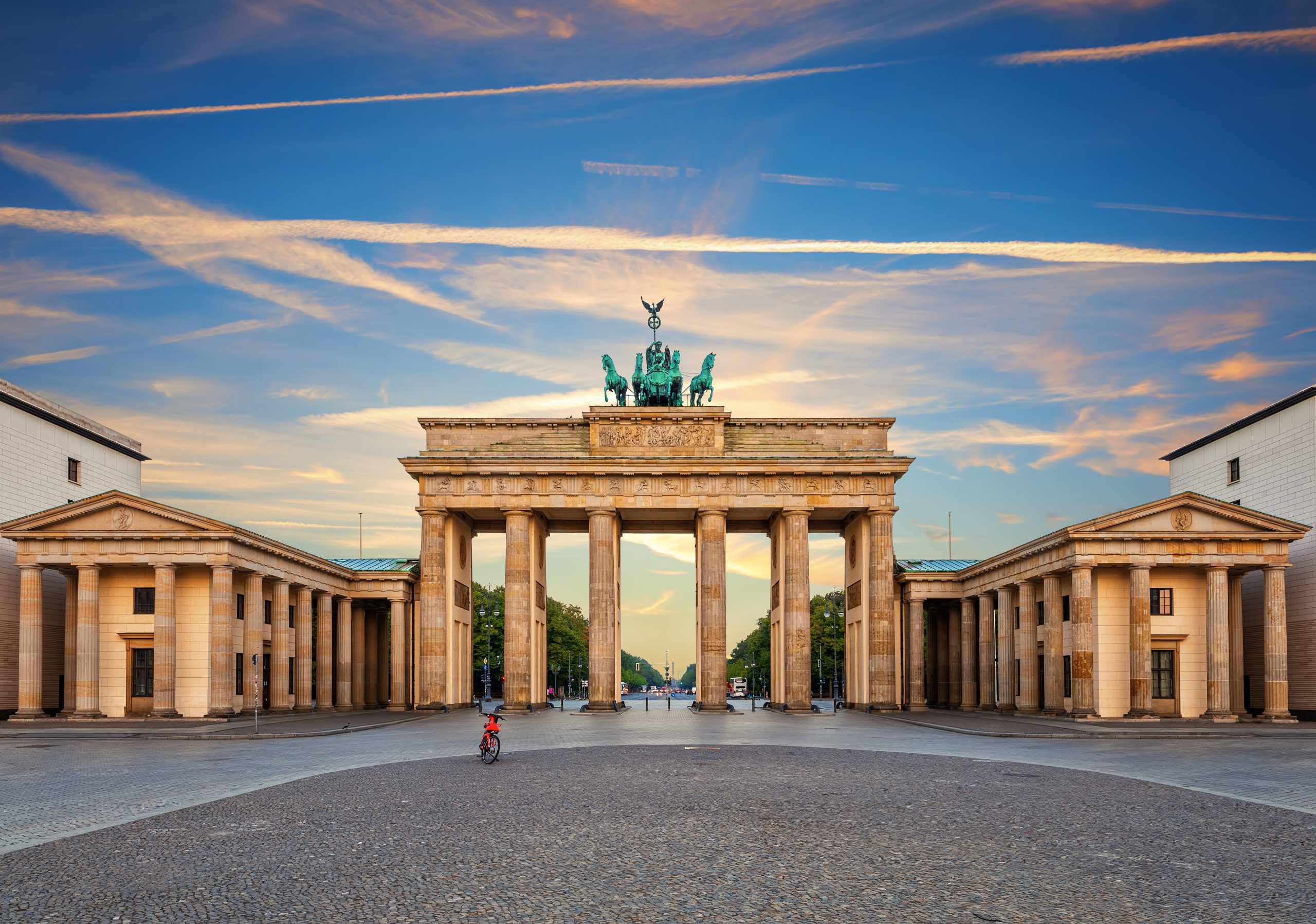 Brandenburg,Gate,Or,Brandenburger,Tor,At,Sunset,,Berlin,,Germany